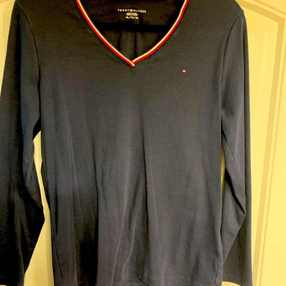 Tommy Hilfiger XL long sleeve shirt. Navy. In great condition.